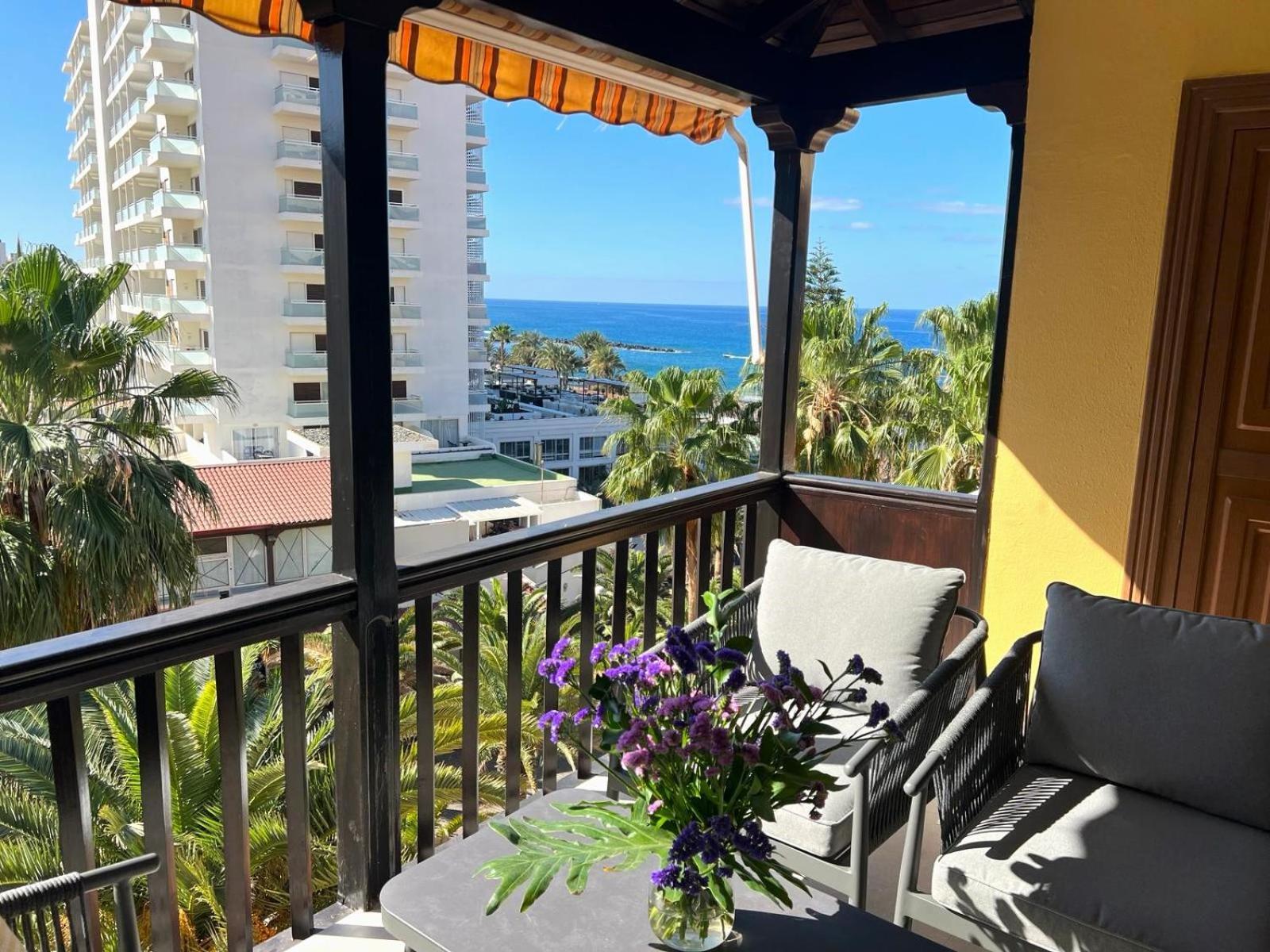 Apartamento Amarillo Oceanview Playa Feñabe エクステリア 写真